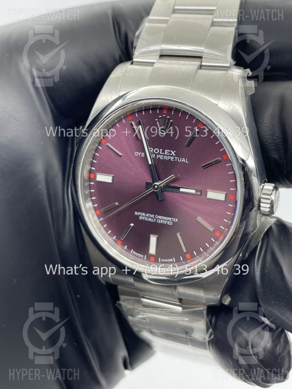 Товар Rolex Oyster Perpetual 39mm 114300 Rhodium Dial Фото 9 - Rolex Oyster Perpetual 39mm 114300 Rhodium Dial