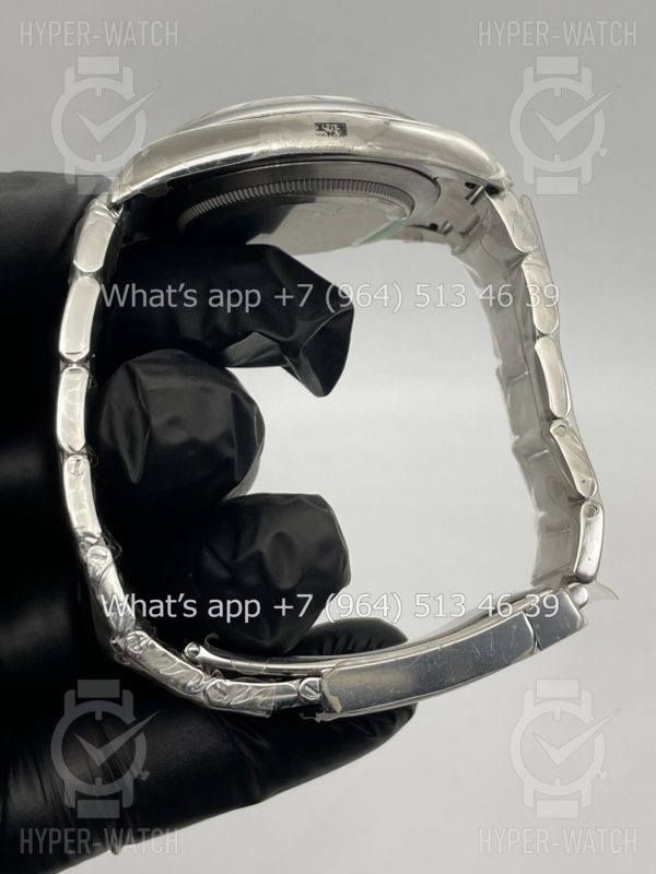 Товар Rolex Oyster Perpetual 39mm 114300 Rhodium Dial Фото 16 - Rolex Oyster Perpetual 39mm 114300 Rhodium Dial