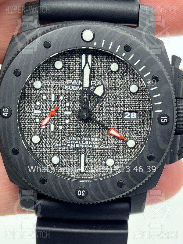 Товар Officine Panerai Luminor Submersible Luna Rossa PAM01039 Фото 3 - Officine Panerai Luminor Submersible Luna Rossa PAM01039
