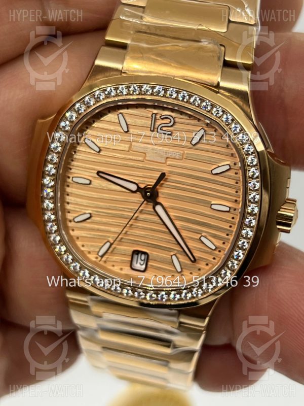 Товар Patek Philippe Nautilus 35mm 7118/1200R-010 Фото 3 - Patek Philippe Nautilus 35mm 7118/1200R-010