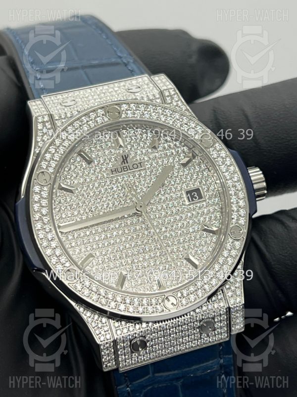 Товар Hublot Classic Fusion 42mm 565.NX.9010.LR Full Pave Blue Фото 3 - Hublot Classic Fusion 42mm 565.NX.9010.LR Full Pave Blue