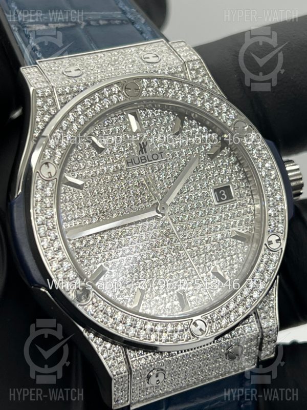 Товар Hublot Classic Fusion 42mm 565.NX.9010.LR Full Pave Blue Фото 7 - Hublot Classic Fusion 42mm 565.NX.9010.LR Full Pave Blue