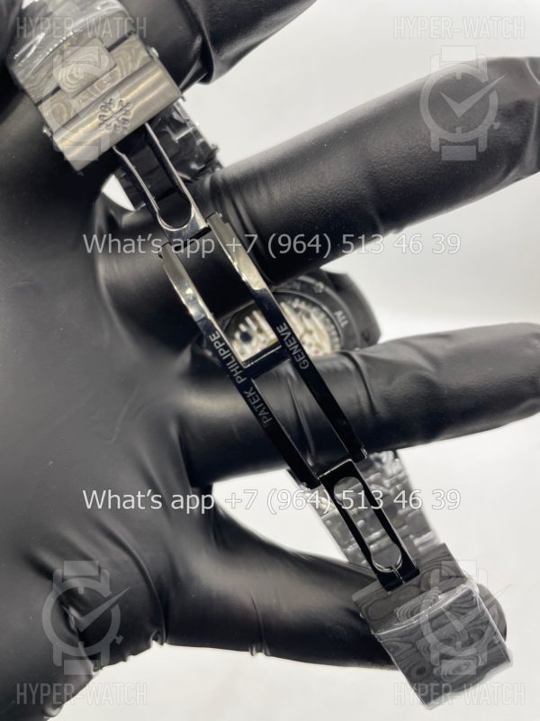 Товар Patek Philippe Nautilus 40mm DiW Carbon 5711 "BLUE GRAIL" Фото 21 - Patek Philippe Nautilus 40mm DiW Carbon 5711 "BLUE GRAIL"