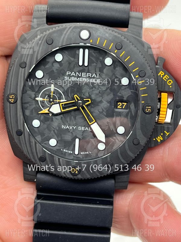 Фото 2 - Officine Panerai Luminor Submersible PAM01324