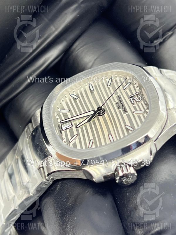 Фото 8 - Patek Philippe Nautilus 35mm 7118/1A-010 Steel