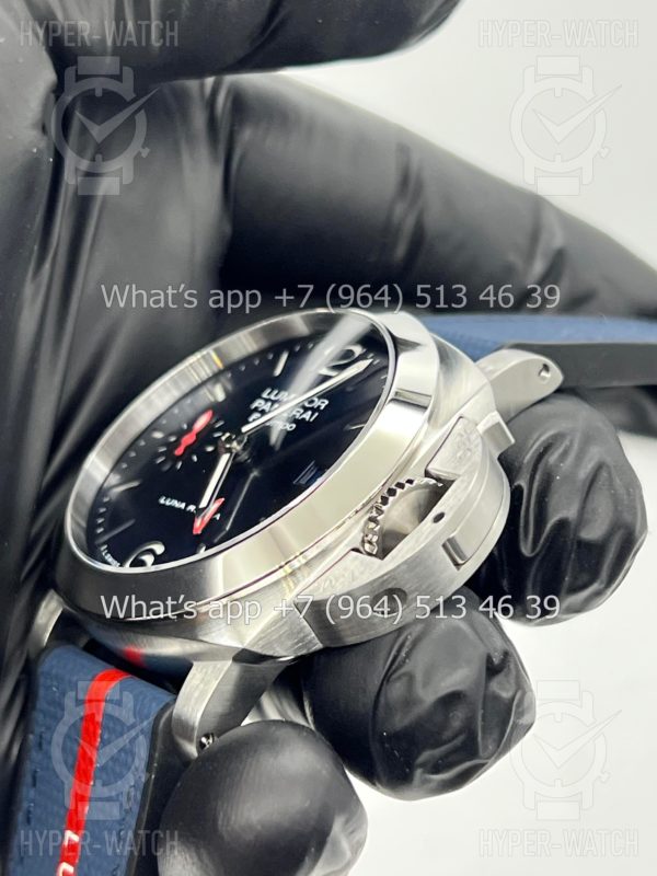 Фото 9 - Officine Panerai Luminor Luna Rossa PAM01404