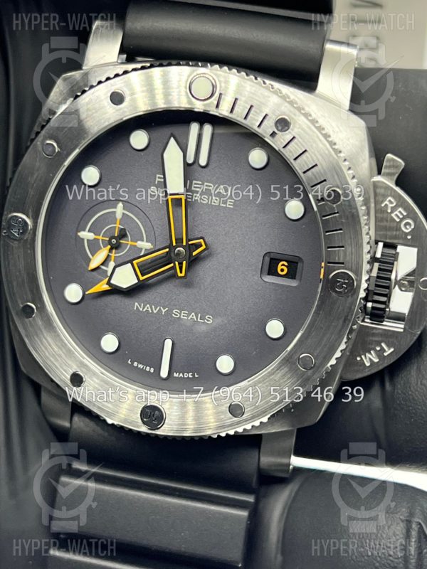 Фото 2 - Officine Panerai Luminor Submersible PAM01323