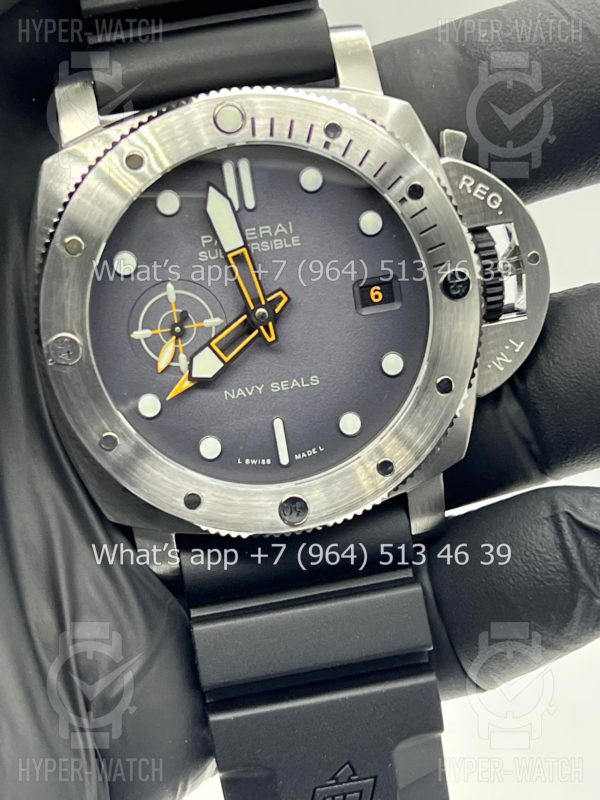 Фото 3 - Officine Panerai Luminor Submersible PAM01323