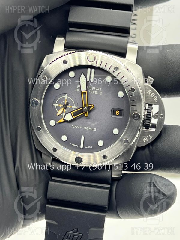 Фото 6 - Officine Panerai Luminor Submersible PAM01323