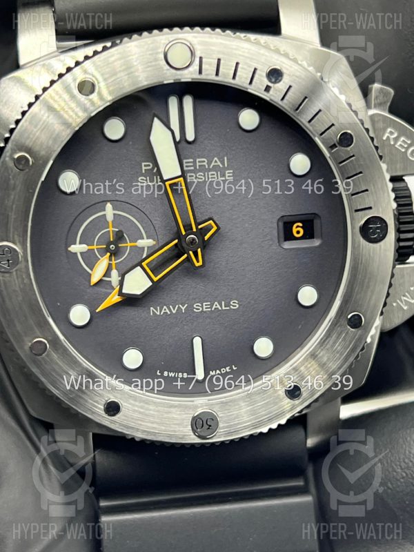 Фото 8 - Officine Panerai Luminor Submersible PAM01323
