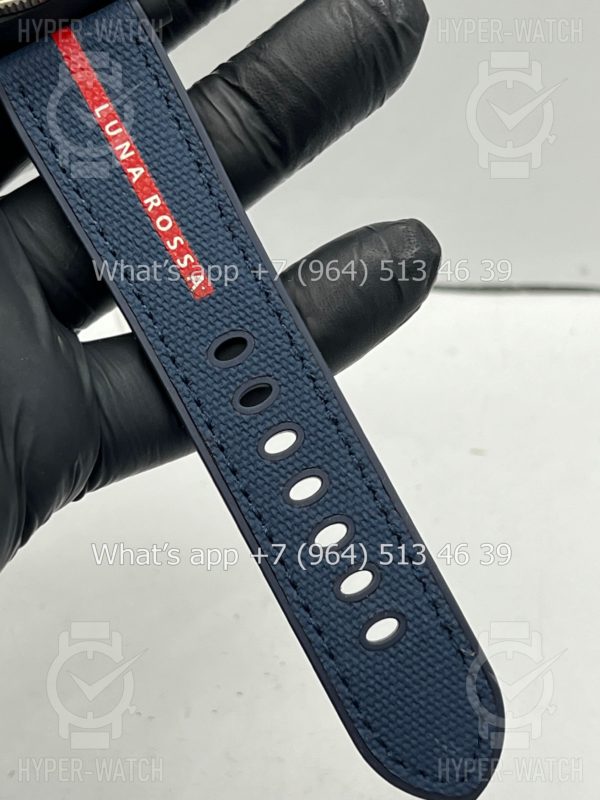 Фото 9 - Officine Panerai Luminor Submersible Luna Rossa PAM01466