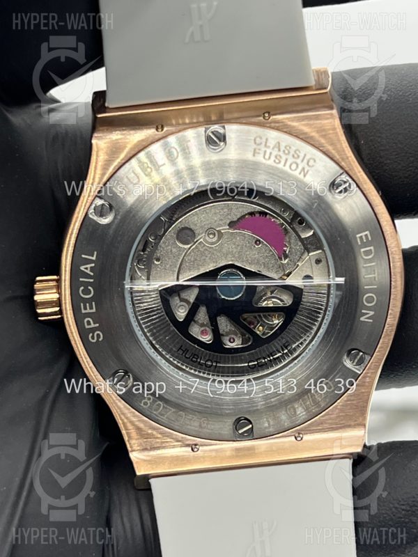 Фото 18 - Hublot Classic Fusion 42mm Art 10144