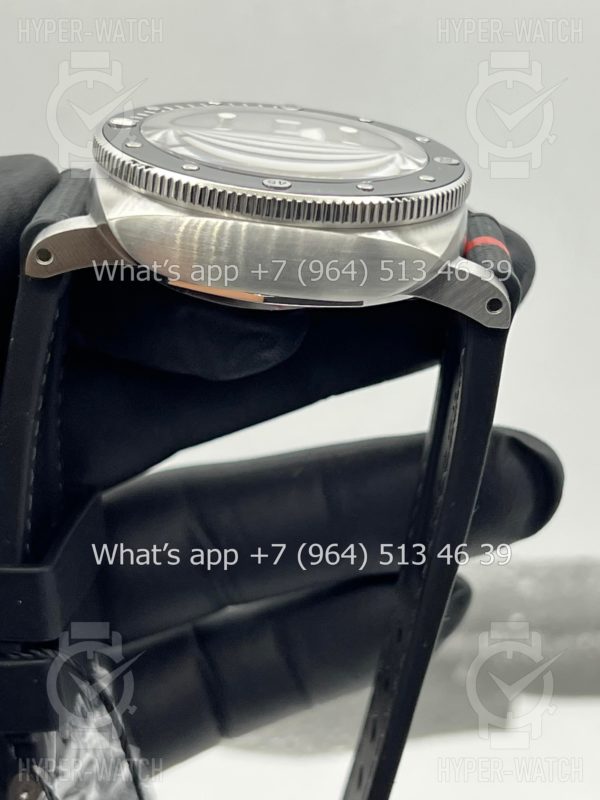 Фото 10 - Officine Panerai Luminor Submersible Luna Rossa PAM01681