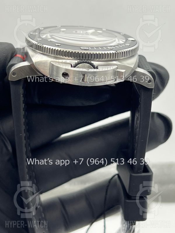Фото 12 - Officine Panerai Luminor Submersible Luna Rossa PAM01681