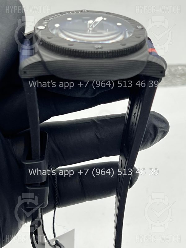 Фото 8 - Officine Panerai Luminor Submersible Luna Rossa PAM01563