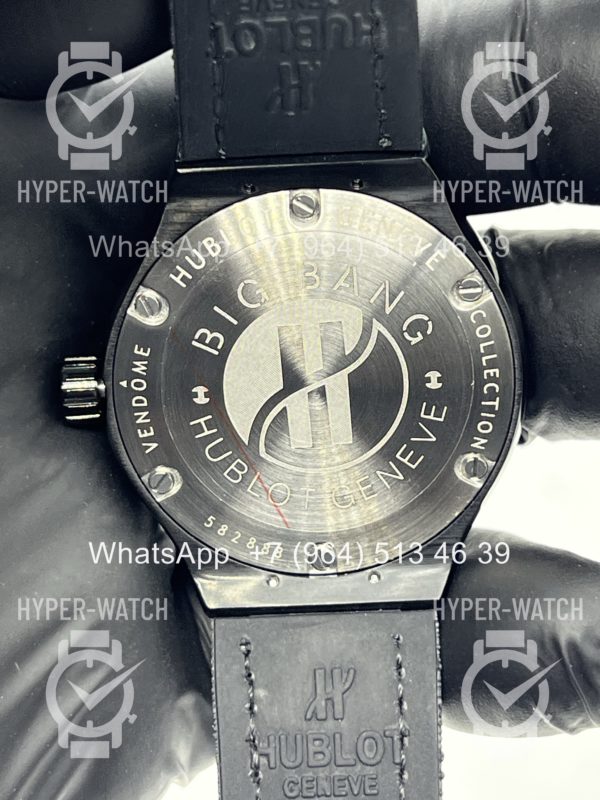 Фото 13 - Hublot Classic Fusion 33mm Art 12120