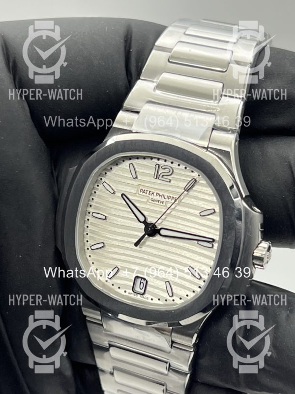 Товар Patek Philippe Nautilus 35mm 7118/1A-010 White Фото 8 - Patek Philippe Nautilus 35mm 7118/1A-010 White