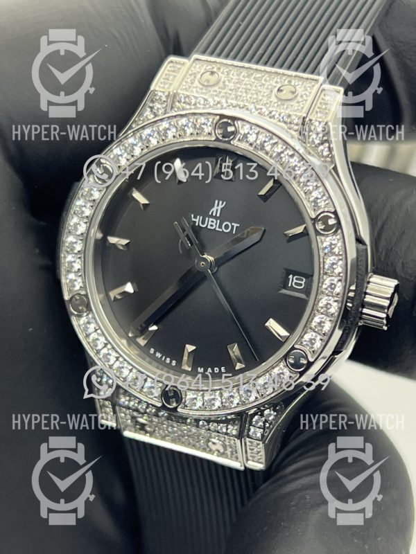 Товар Hublot Classic Fusion 33mm 581.NX.1470.RX.1704 Фото 2 - Hublot Classic Fusion 33mm 581.NX.1470.RX.1704
