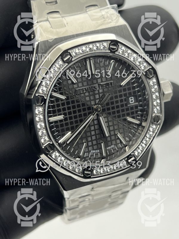 Товар Audemars Piguet Royal Oak 37mm 15551ST.ZZ.1356ST.06 Фото 4 - Audemars Piguet Royal Oak 37mm 15551ST.ZZ.1356ST.06
