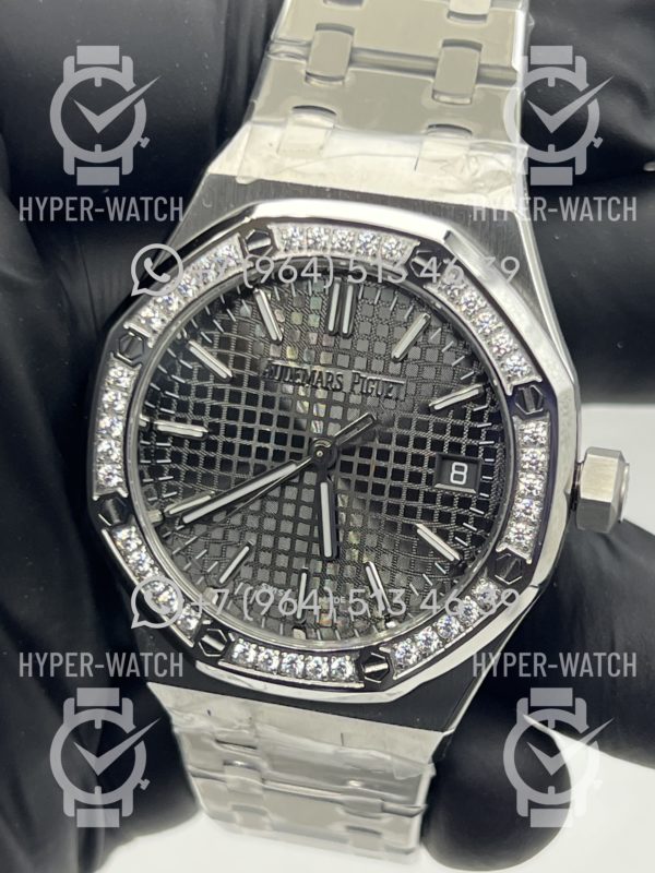 Товар Audemars Piguet Royal Oak 37mm 15551ST.ZZ.1356ST.06 Фото 8 - Audemars Piguet Royal Oak 37mm 15551ST.ZZ.1356ST.06